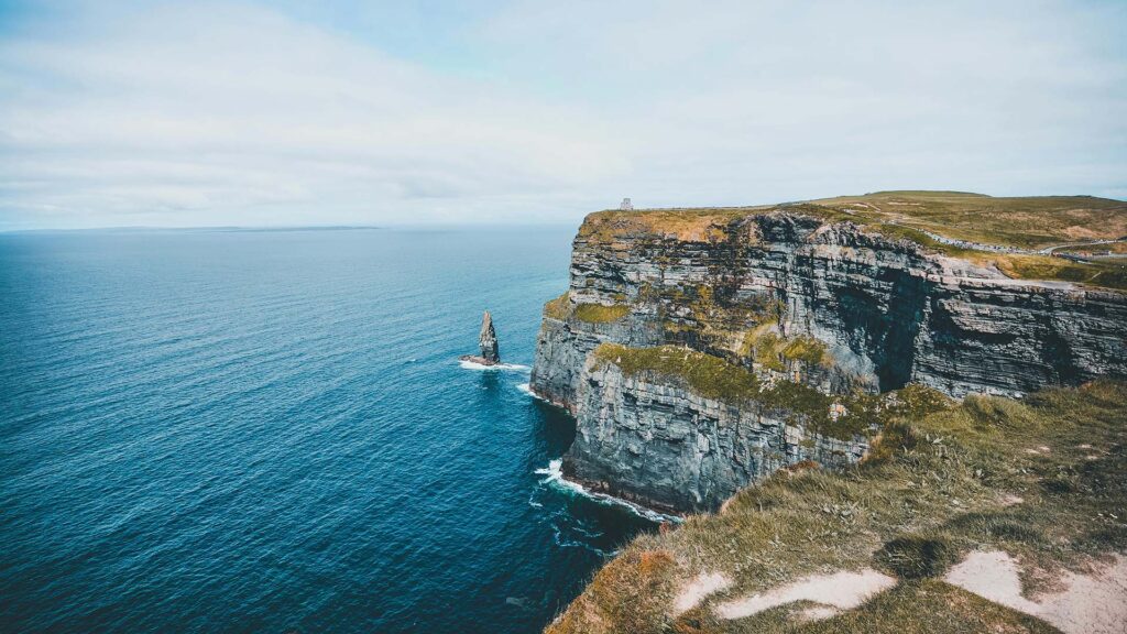Paesaggio di una scogliera in irlanda